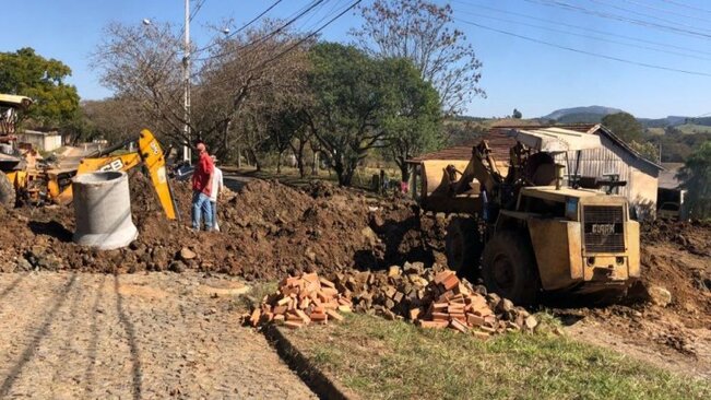 Iniciando as galerias pluviais de água em nossa cidade